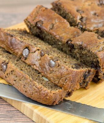 Soft, moist and chocolatey goodness in this gluten free banana bread recipe!