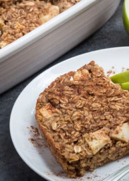 Wholesome and traditional apple cinnamon oatmeal bake. Perfect for brunch or a family breakfast!