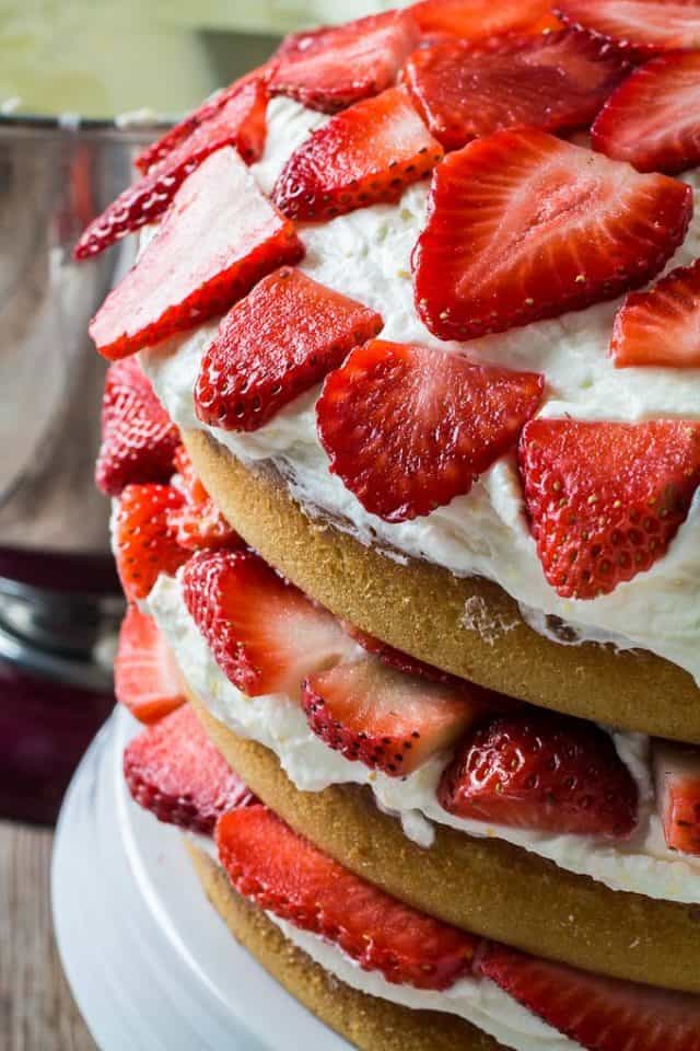 Gluten Free Strawberry Cake &amp; Whipped Cream Cheese