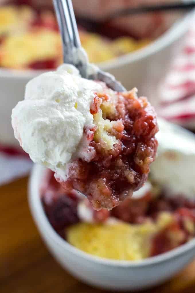 easy strawberry cobbler