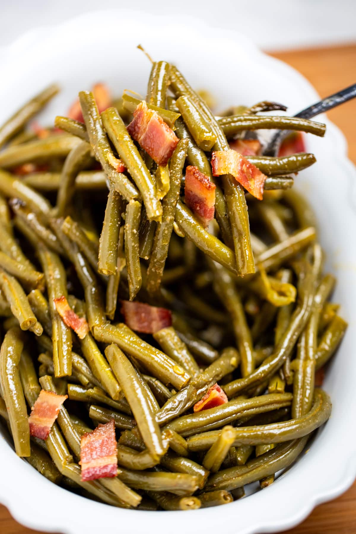 https://www.dishingdelish.com/wp-content/uploads/2023/11/crockpot-green-beans-7.jpg